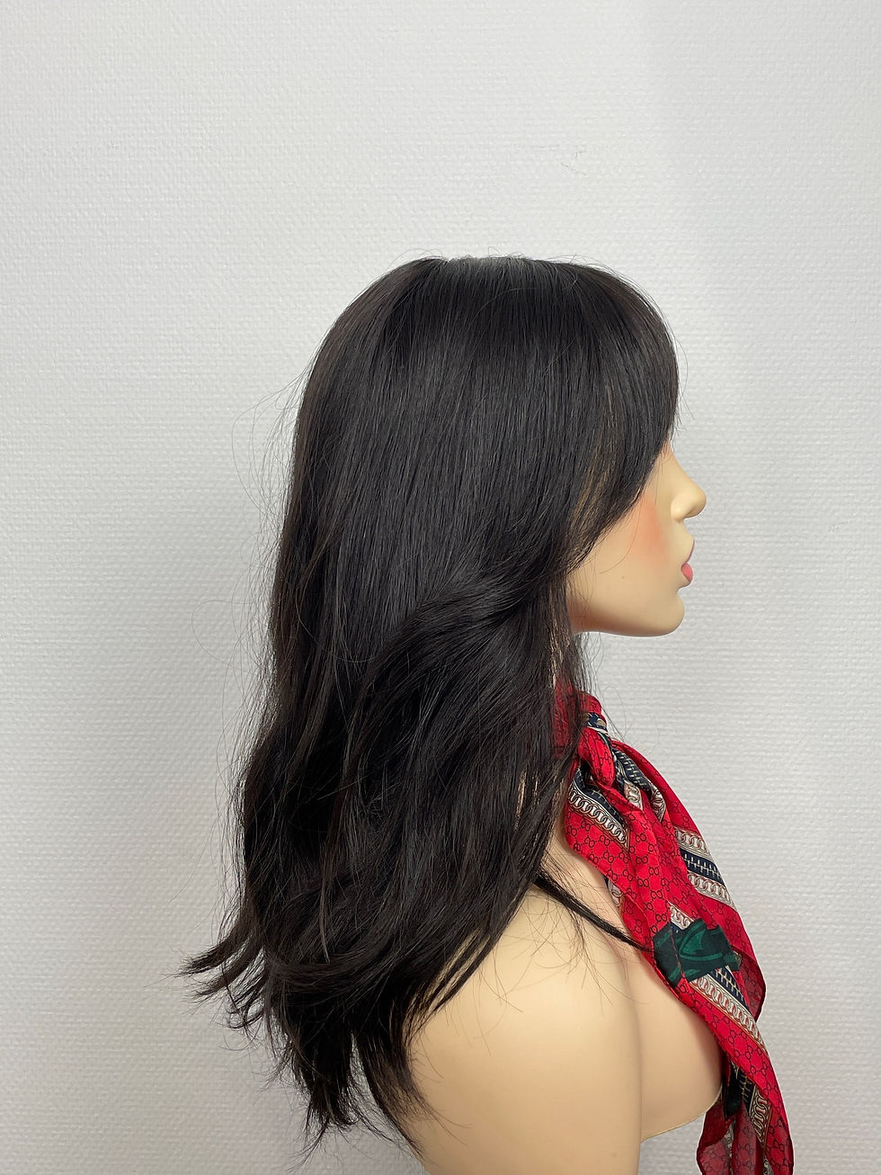 Thumbnail: "JASMINE avec frange" SILK-TOP WIG : M,48 cm (19”)