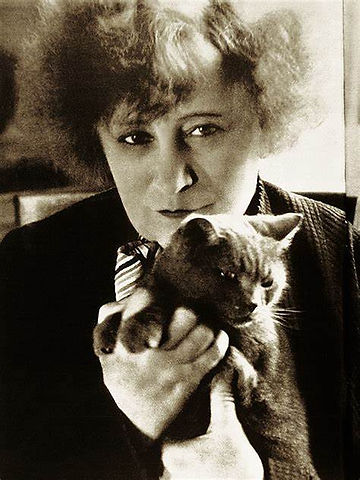 colette-et-ses-chats.jpeg