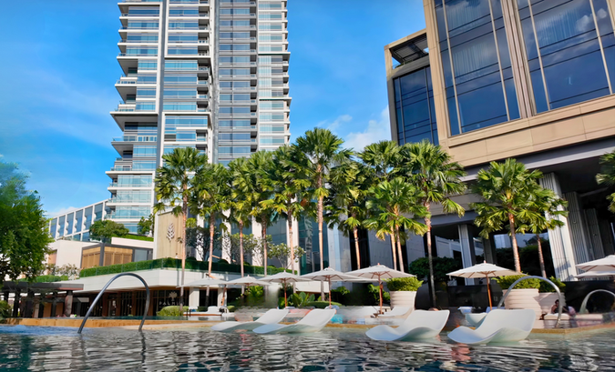 four seasons bangkok pool area