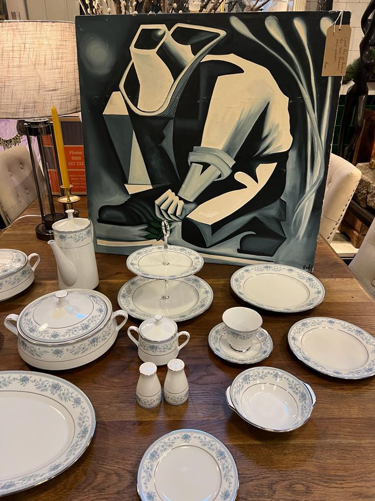 Contemporary dinner service made for Noritake Japan