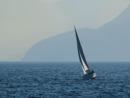 Yacht sailing slow