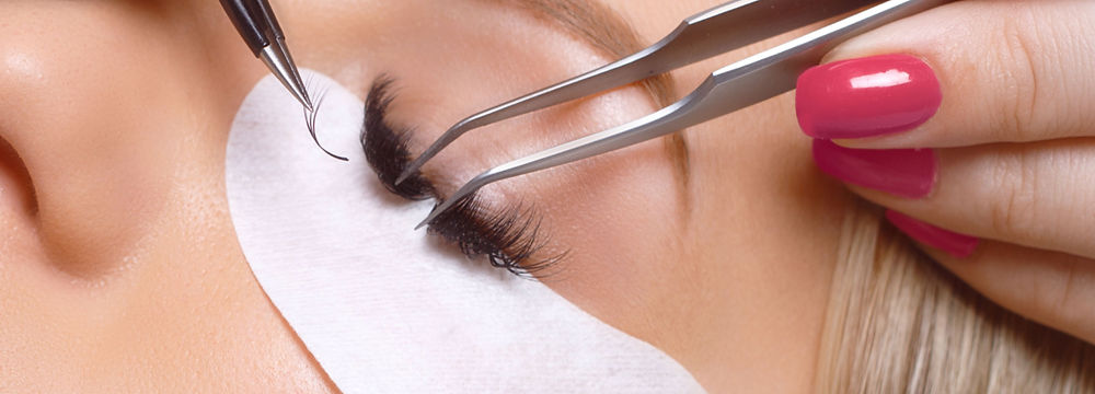 Professional UV Beam Light Lash Extensions at Essentially Divine in Cordova TN, featuring instant-cure technology for Classic, Hybrid, and Volume styles."