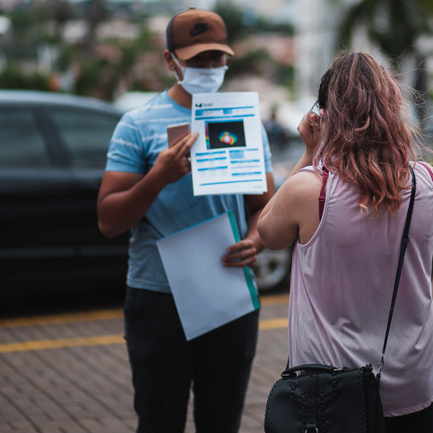 One of our team members spotted Maria at a gas station in Londrina Brazil carrying a file that seemed to be a doctors report. Feeling drawn to her by Holy Spirit...