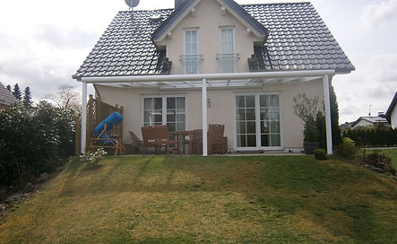 Terrassenüberdachungen aus Aluminium und Glas . Terrassenüberdachungen als Terrassendach und carport Überdachung mit Montage in NRW von Satzkowski Wintergarten-Solution