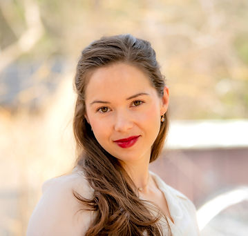 Lisa Casual Facebook Version 1 (1 of 5)_edited_edited.jpg