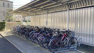 電動自転車も駐輪可能な頑丈なスライド式サイクルラックの提案 高低差付きスライド式ラック
