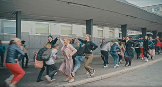 Flashmob Tallinna Bussijaamas