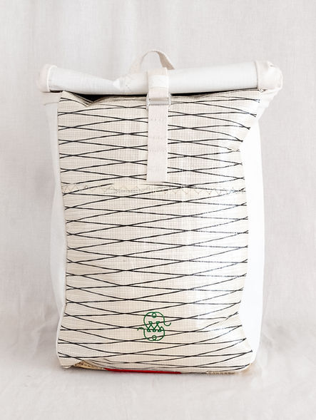 takumi _ septembermay-takumi-voile-de-bateau-blanc-ligne-horizontale-1.jpg