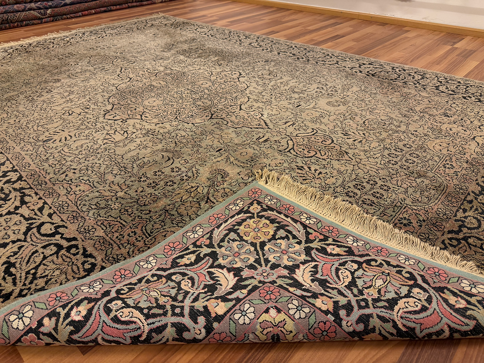 Pikkukuva: Käsinsolmittu iso silkki matto 276*188