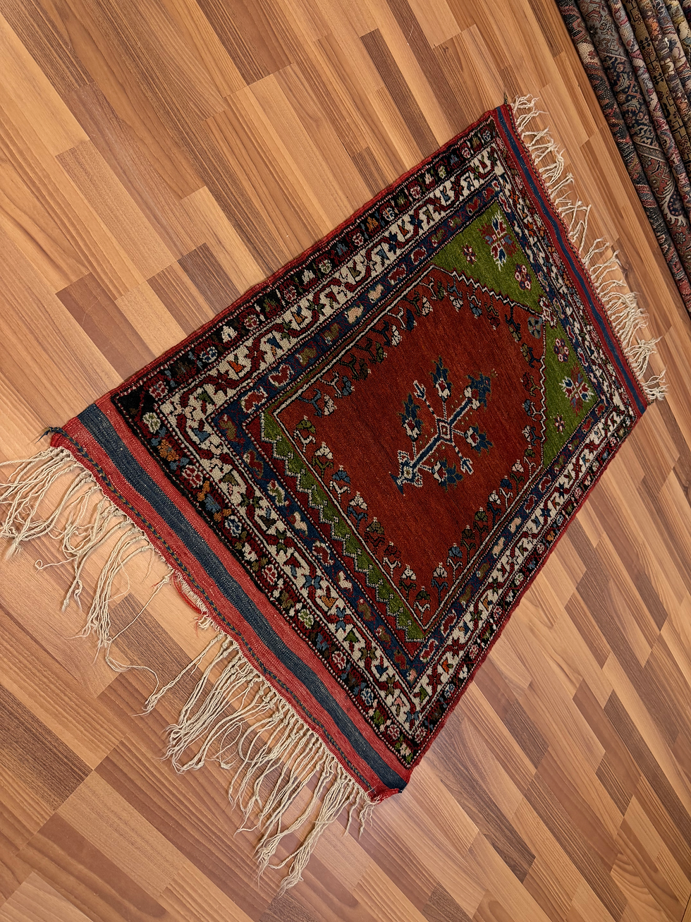 Pikkukuva: Käsinsolmittu antiikki matto 130*87