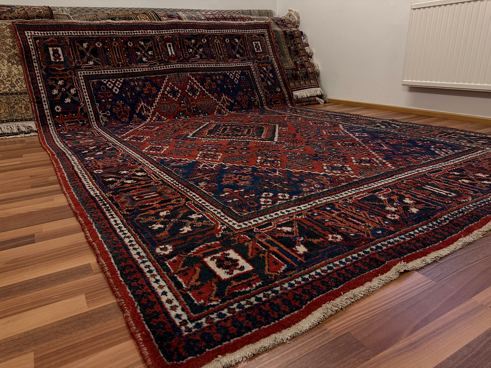 Pikkukuva: Käsinsolmittu semiantiikki Persialainen matto 320*223