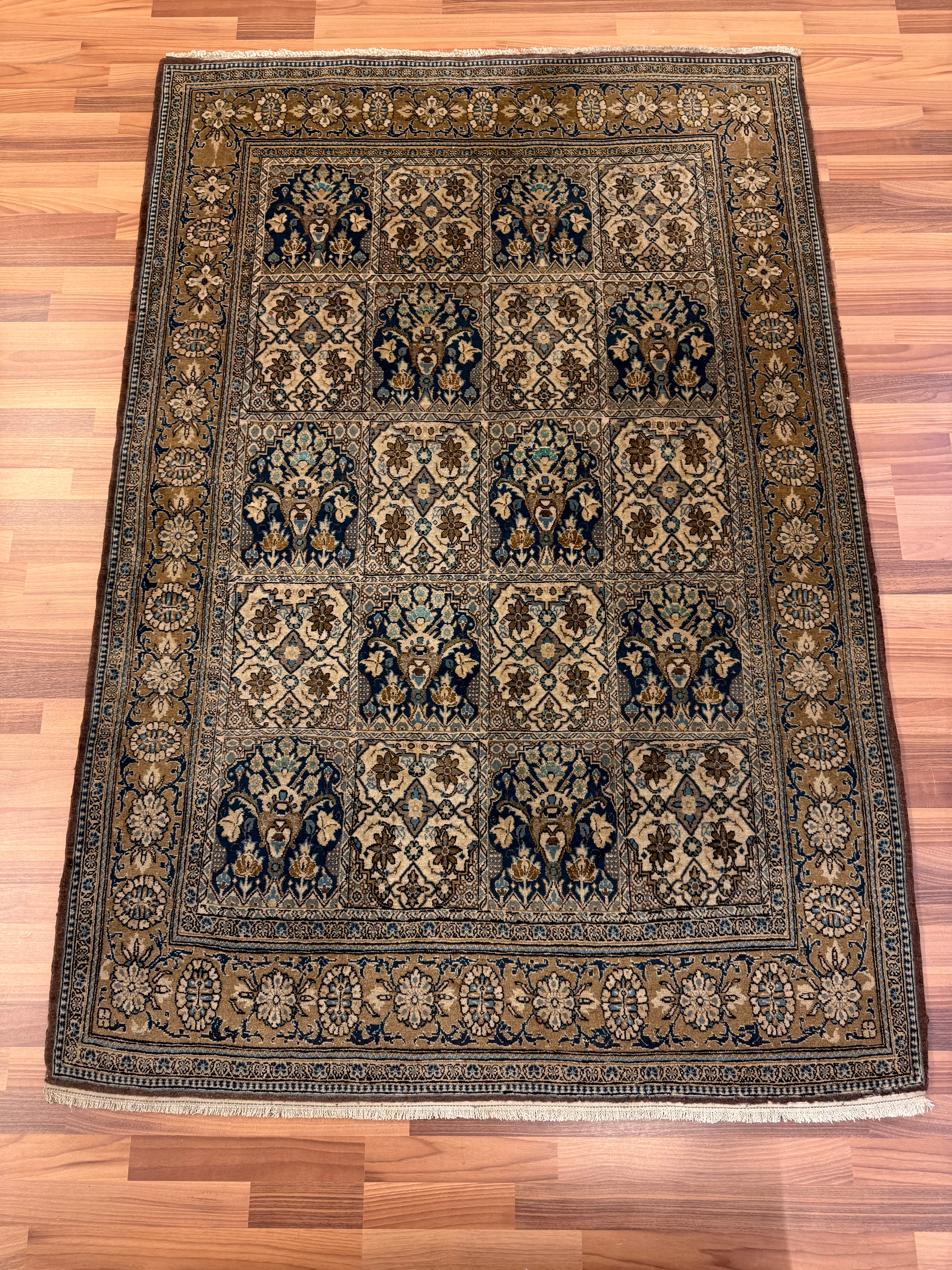 Käsinsolmittu Pers-Isfahan matto 205*147