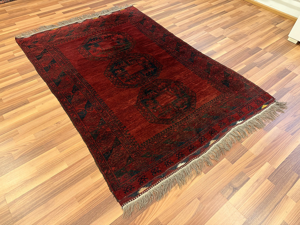 Pikkukuva: käsinsolmittu Turkmeeniläinen Teke-matto 212*146