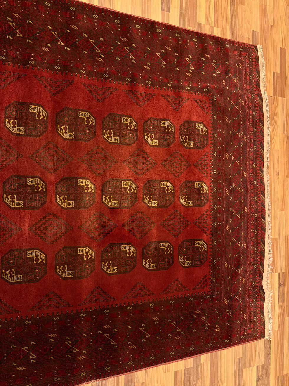 Pikkukuva: Käsinsolmittu matto 306*203