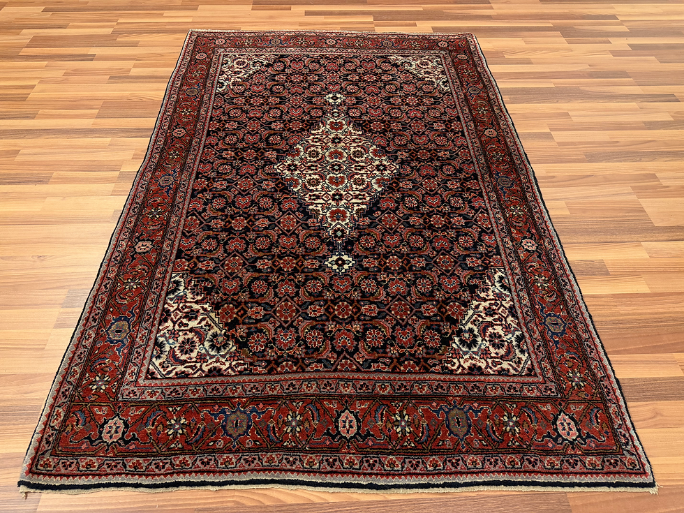 Pikkukuva: Käsinsolmittu Bidjar matto 204*137