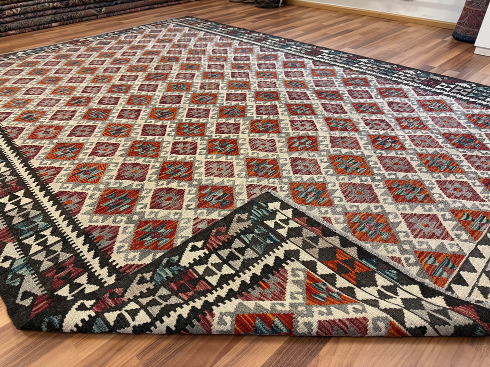 Pikkukuva: Käsinsolmittu Afganistanilainen kelim-matto 293*206