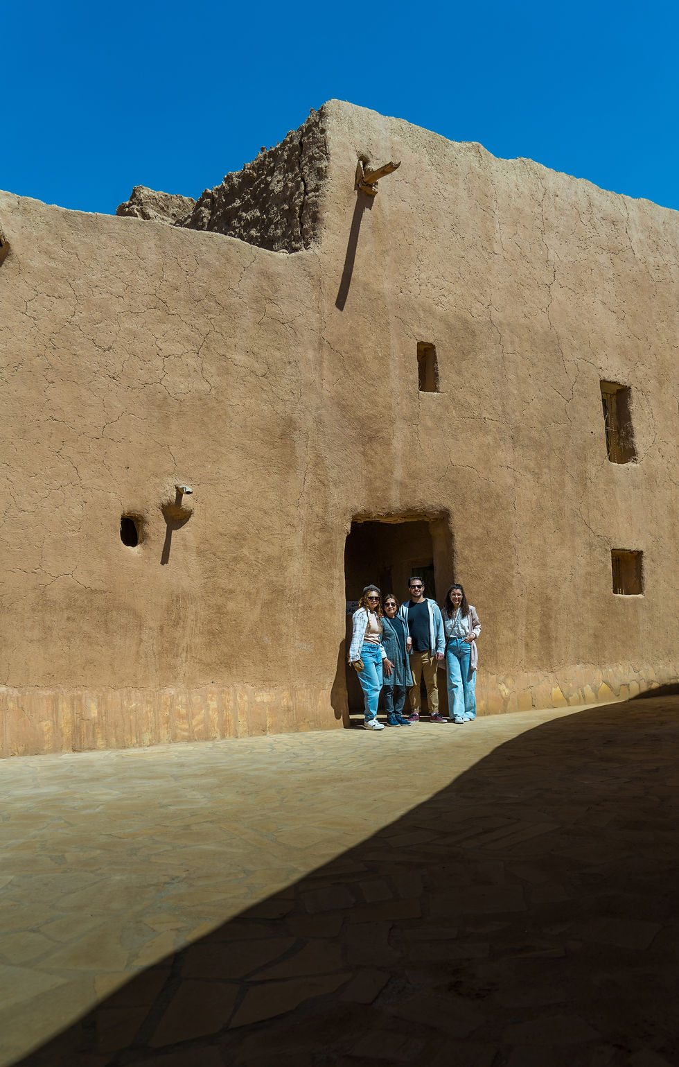 Doctors exploring saudia beauty