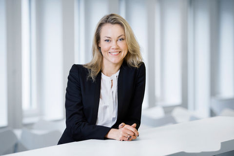 Fremhæv din virksomhed med dine egne unikke Erhvervsbilleder, styrk dit brand og skil dig ud. Erhvervsportrætter af  medarbejderne til PR, hjemmesider og brochure. Erhvervsportrætter i miljø til reklame, branding og PR. Kvalitetsbilleder til dig, som ønsker at styrke dit brand. Professionel fotograf med fokus på den visuelle kommunikation. Book Professionel fotograf her  