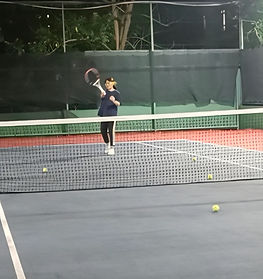 ladies tennis lessons