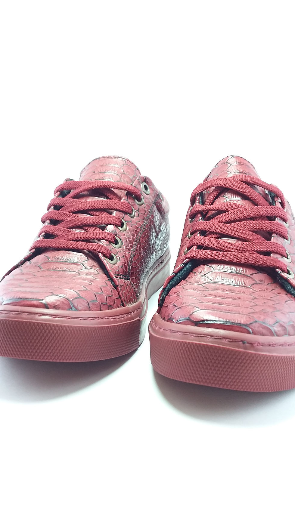 Zuma croco desing claret red sneakers sports woman's