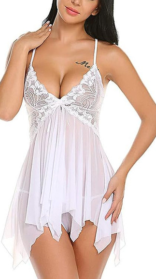 white babydoll teddy for a New Orleans bridal boudoir photography lingerie what to wear to a bridal boudoir photo shoot