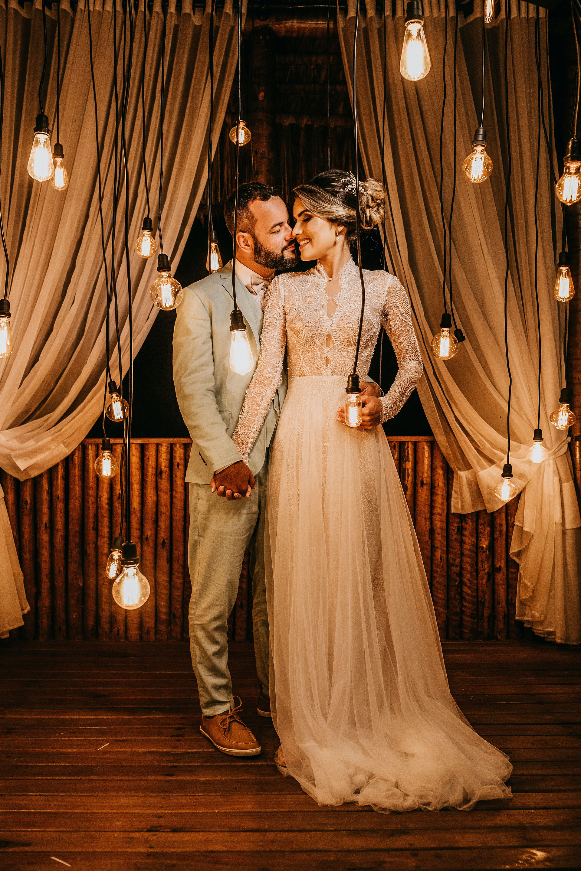 Wedding couple posing guide