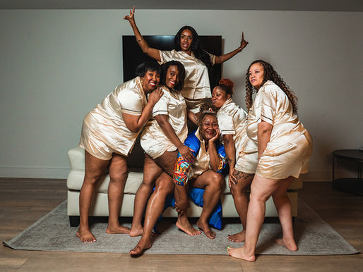 Girls trip boudoir session in New Orleans with stylish outfits and confident poses