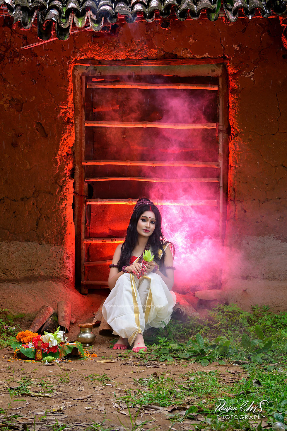 Creative portrait shot by Ranjan KM, Deoghar photographer, blending light science and artistic vision.