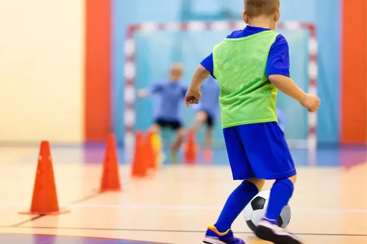 depositphotos_183838070-stock-photo-soccer-training-dribbling-cone-drill.jpg
