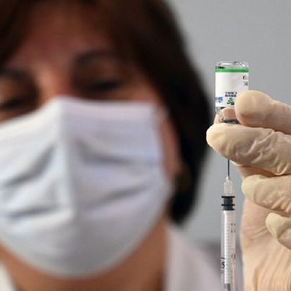 OMS: Vacunas contra COVID-19 no afectan fertilidad ni provocan impotencia