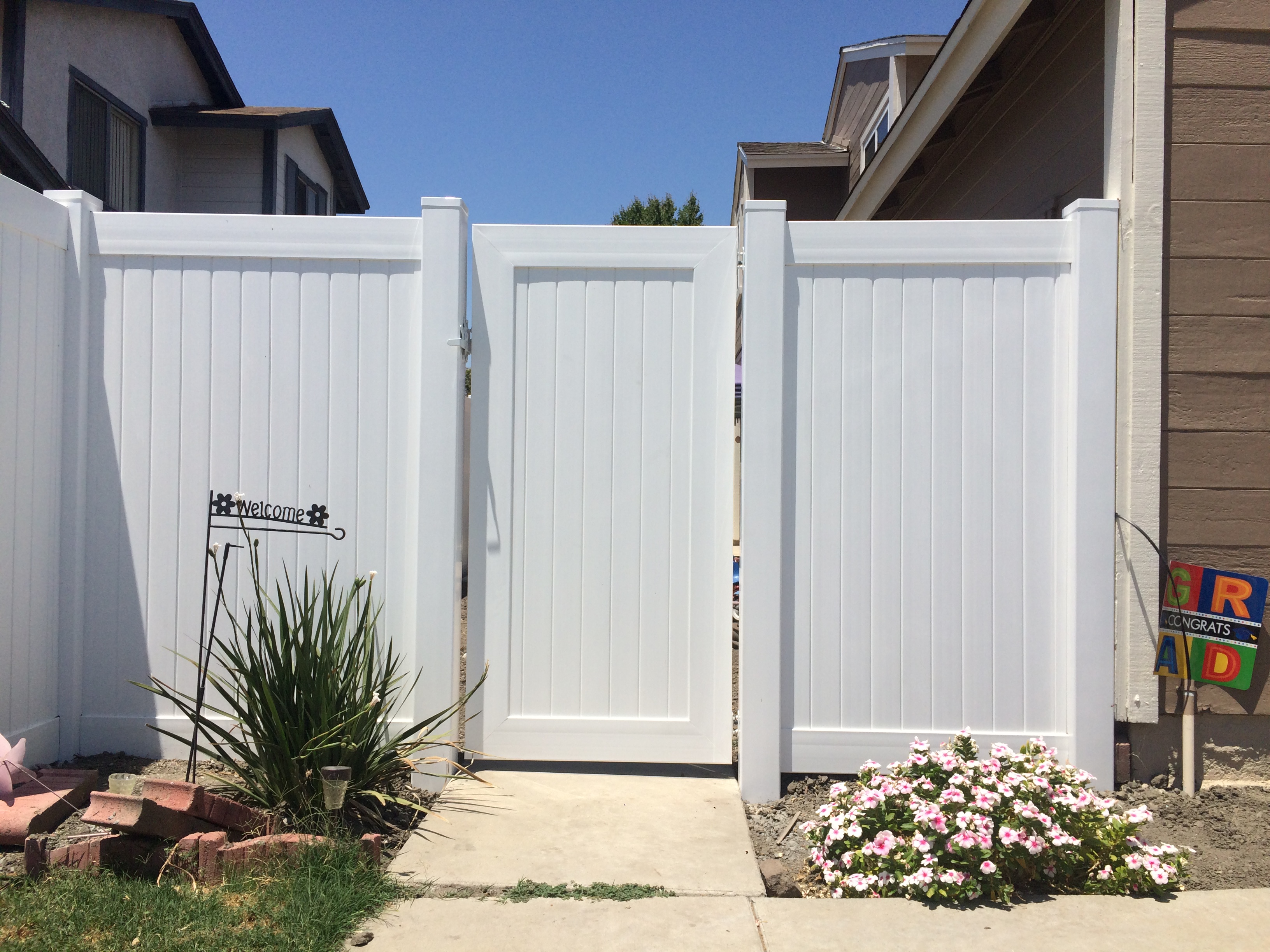 "Vinyl Fence Riverside" "Vinyl Fence Corona"