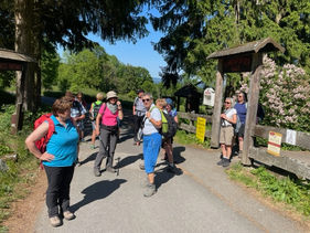 IMG_4143.jpgBiosphärenreservat Rhön Gangolfsberg Prismenwand Teufelskeller Gangolfskapelle