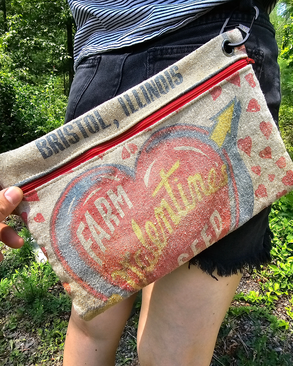 Thumbnail: Forager pouch
