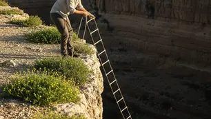 ריצוי בזוגיות? ייתכן שאתם סובלים מ"תסמונת המטפל/ת" – וזה המחיר שאתם משלמים