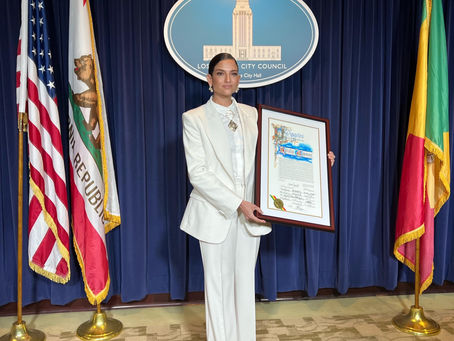 NATALIA JIMÉNEZRECIBE IMPORTANTE RECONOCIMIENTODE LA CIUDAD DE LOS ÁNGELESY ENCABEZA LA CELEBRACIÓN DEFIESTA BROADWAY 2025