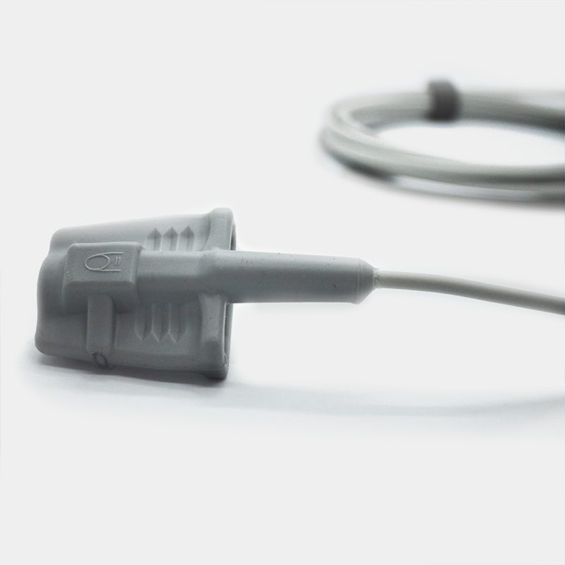Miniatura: Sensor de SpO2 conectado a cable gris, Ref P9315G, para medir niveles de oxígeno.