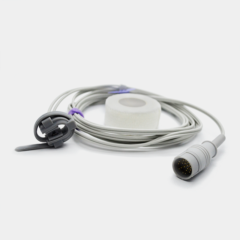 Cable con Sensor de SpO2, Ref SP4366, y cinta adhesiva para monitoreo médico.