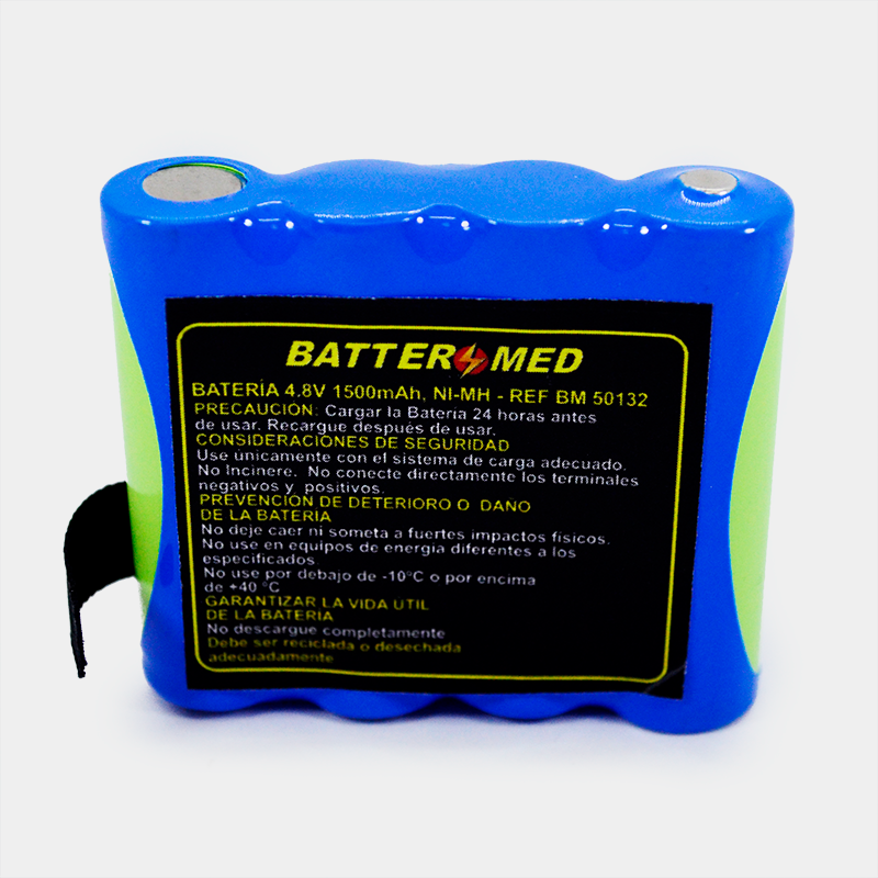 Batería BATT&MED, con etiqueta. Batería 12V 5.0Ah. Ref BM50040. Información de seguridad necesaria para su uso.