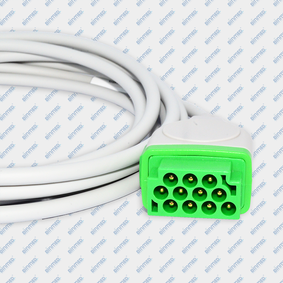 Miniatura: Conector eléctrico blanco con cabezal verde, fondo claro. Bombillo. Ref 03700.