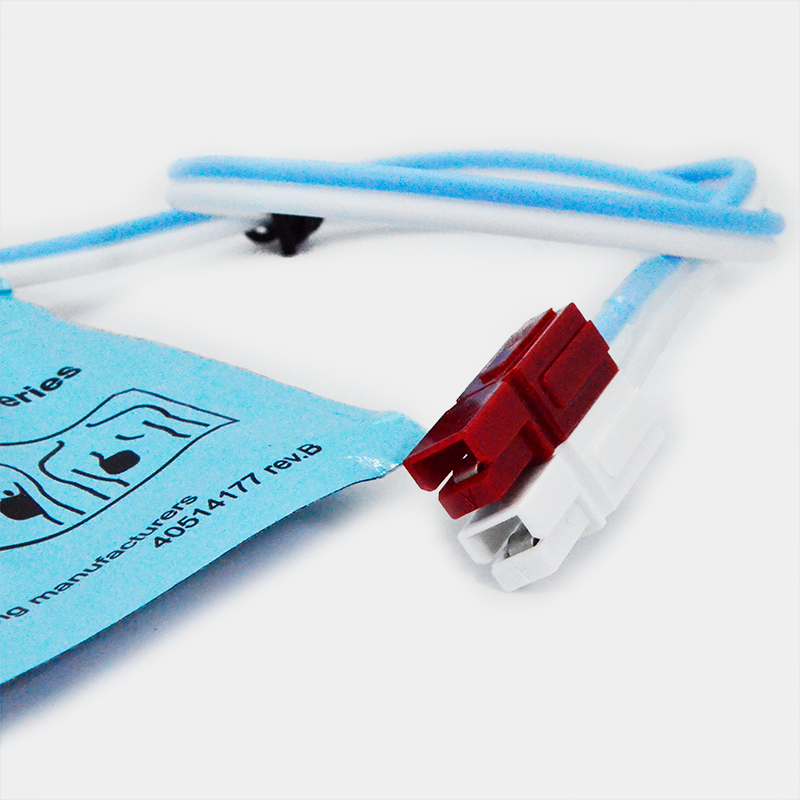 Miniatura: Electrodos multifunción, cable azul y conector blanco y rojo. Ref F7961P. Aislado sobre fondo blanco.