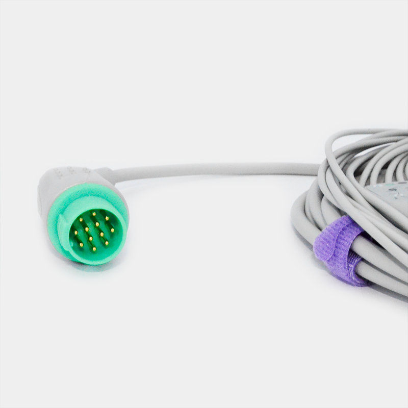 Miniatura: Conector del cable del sensor, fondo blanco. Brazalete tipo adulto largo. Ref V0124C-L.