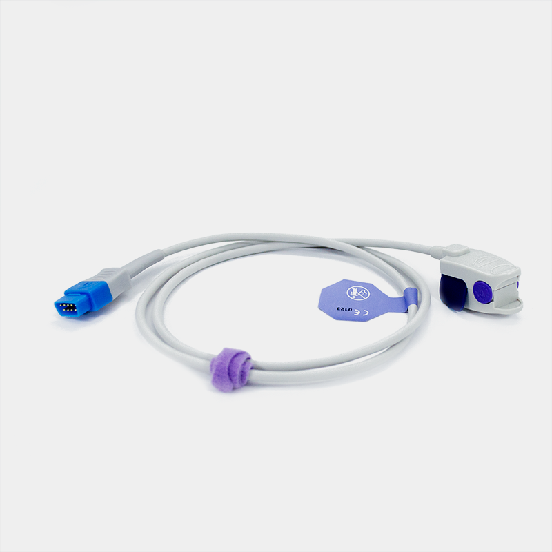 Cable con Sensor de SpO2, Ref SP4366, conector azul y sensor morado sobre fondo blanco.
