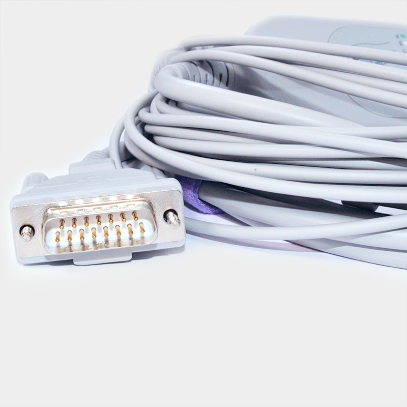 Miniatura: Conector gris y cable enrollado. Cable de paciente. Ref SG3143MD. Aislado sobre fondo blanco.