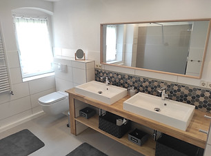 Doppelwaschbecken Bad 2.jpg