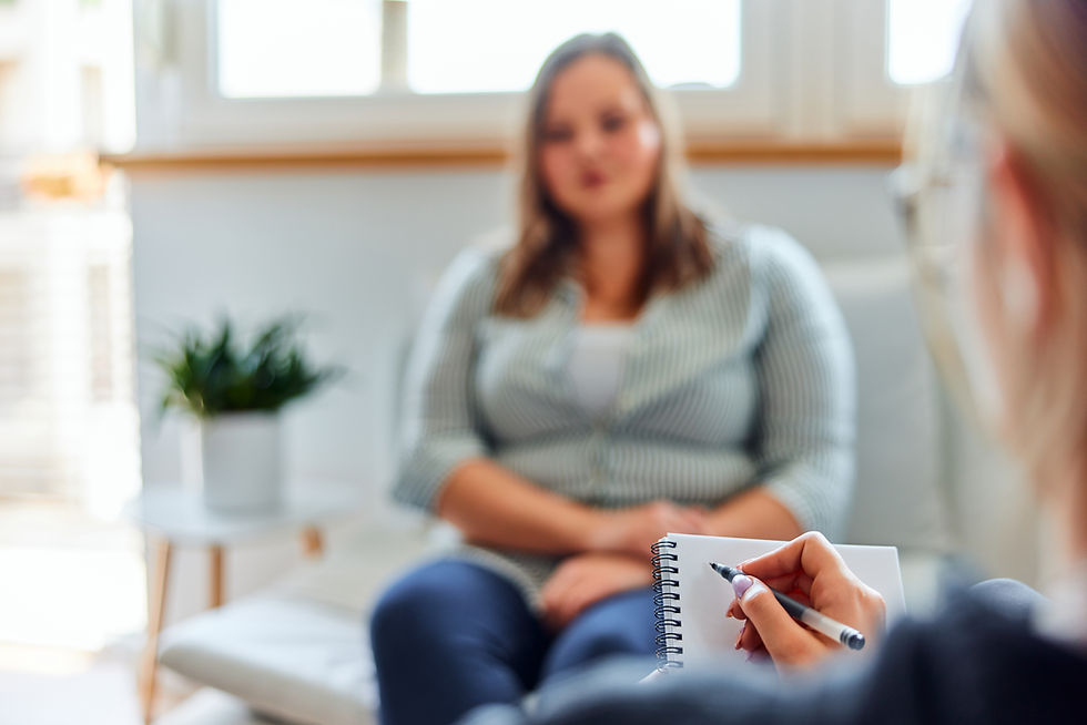 Mujer con Sobrepeso en Psicoterapia