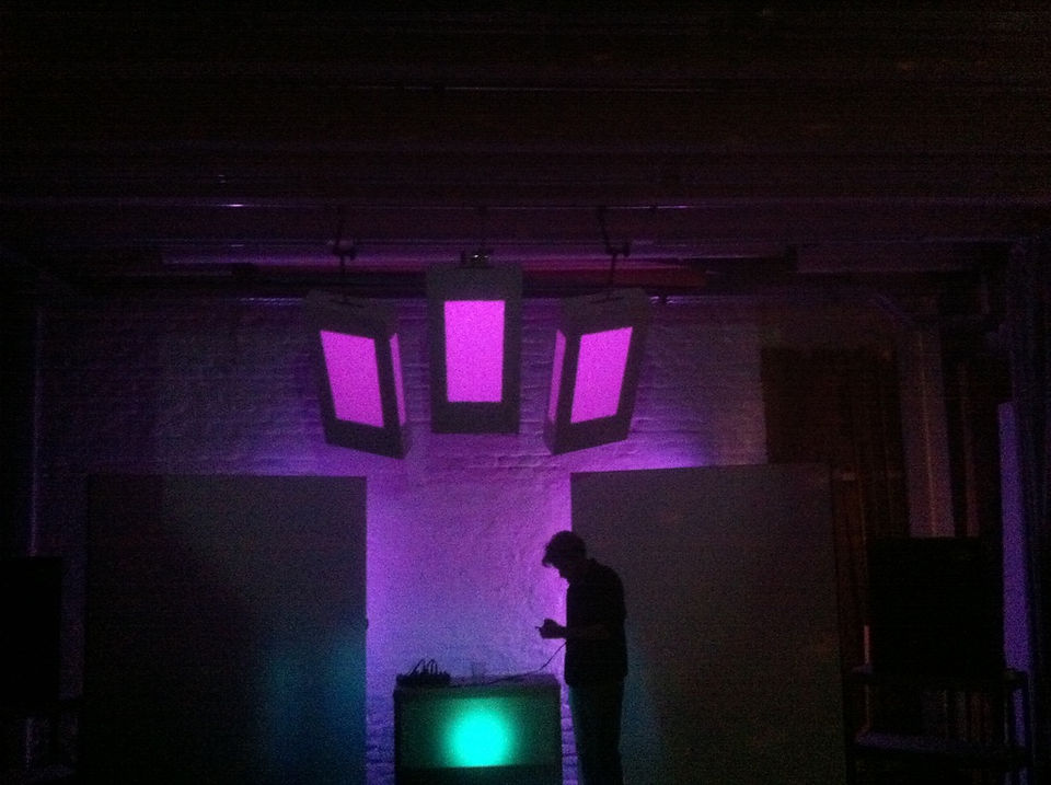 Drei violette Lichter für Party Visuals