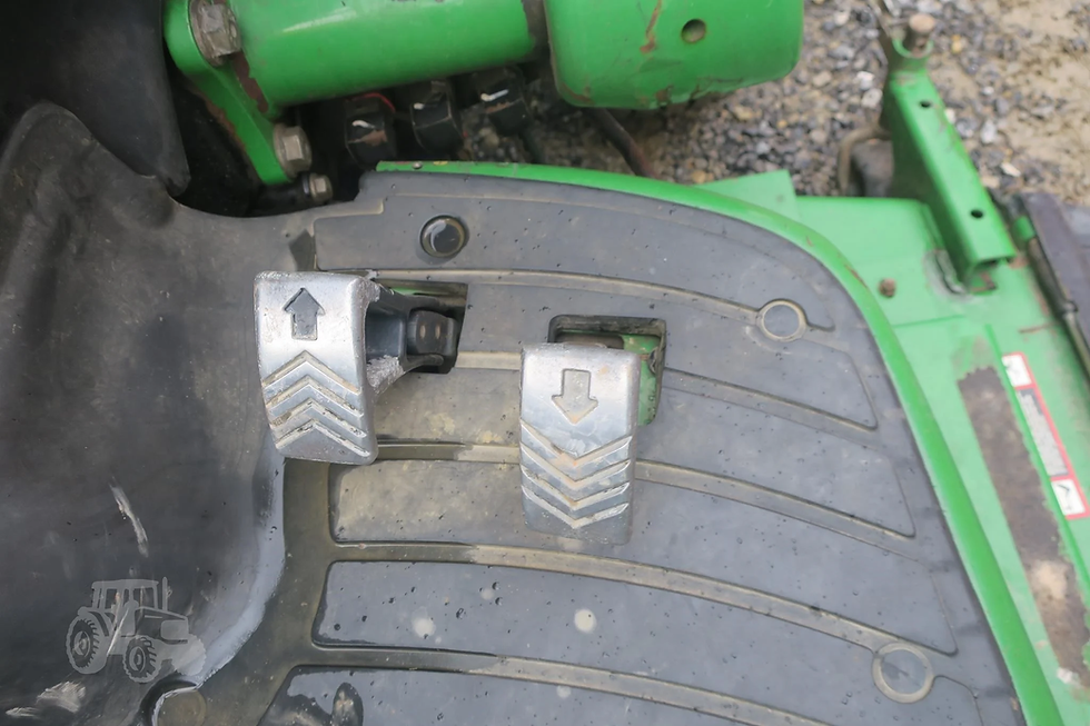 Thumbnail: 2005 JOHN DEERE 3720