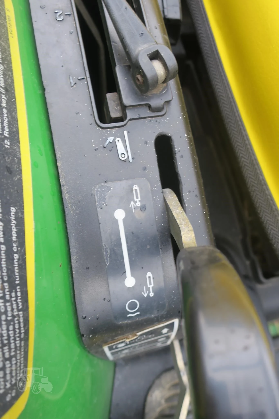 Thumbnail: 2005 JOHN DEERE 3720