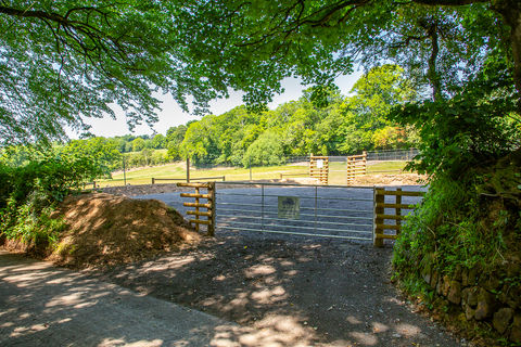 Bampton Bark Park Car Park Entrance