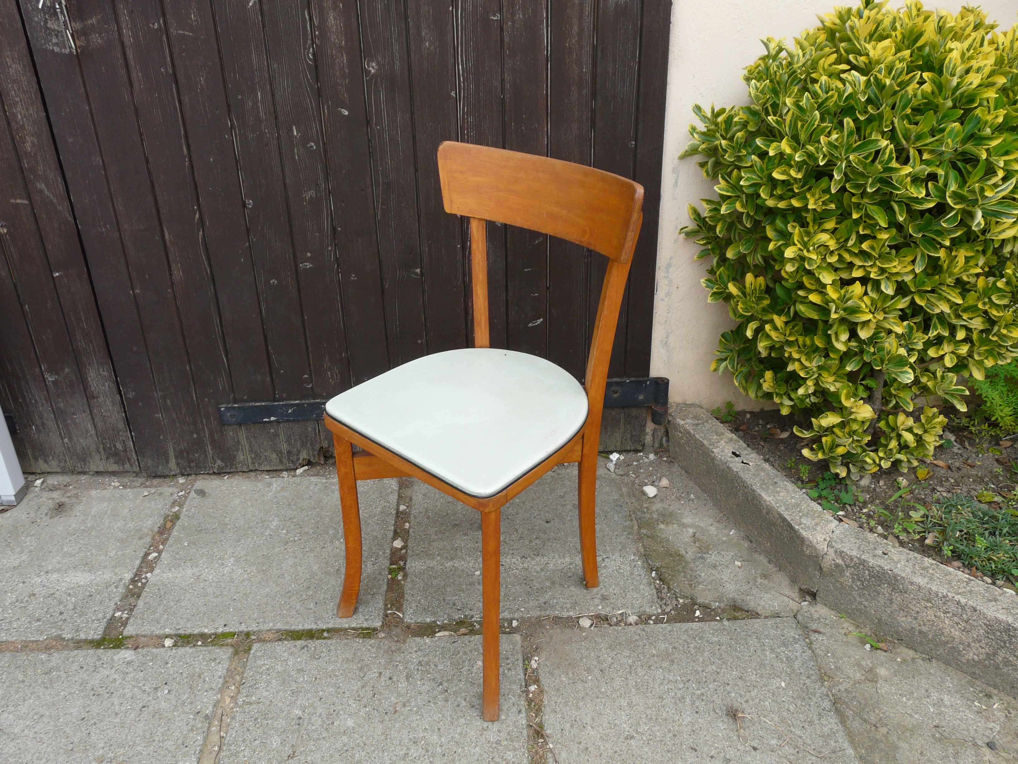 une chaise plutôt banale...